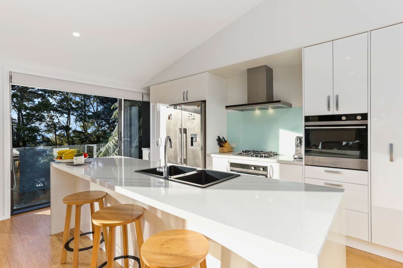 Open plan kitchen island - Highend Homes - Auckland builder